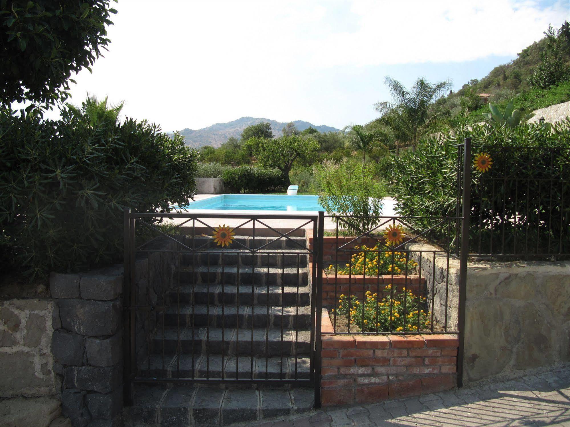 Agriturismo Ghiritina Франкавилла-ди-Сицилия Экстерьер фото