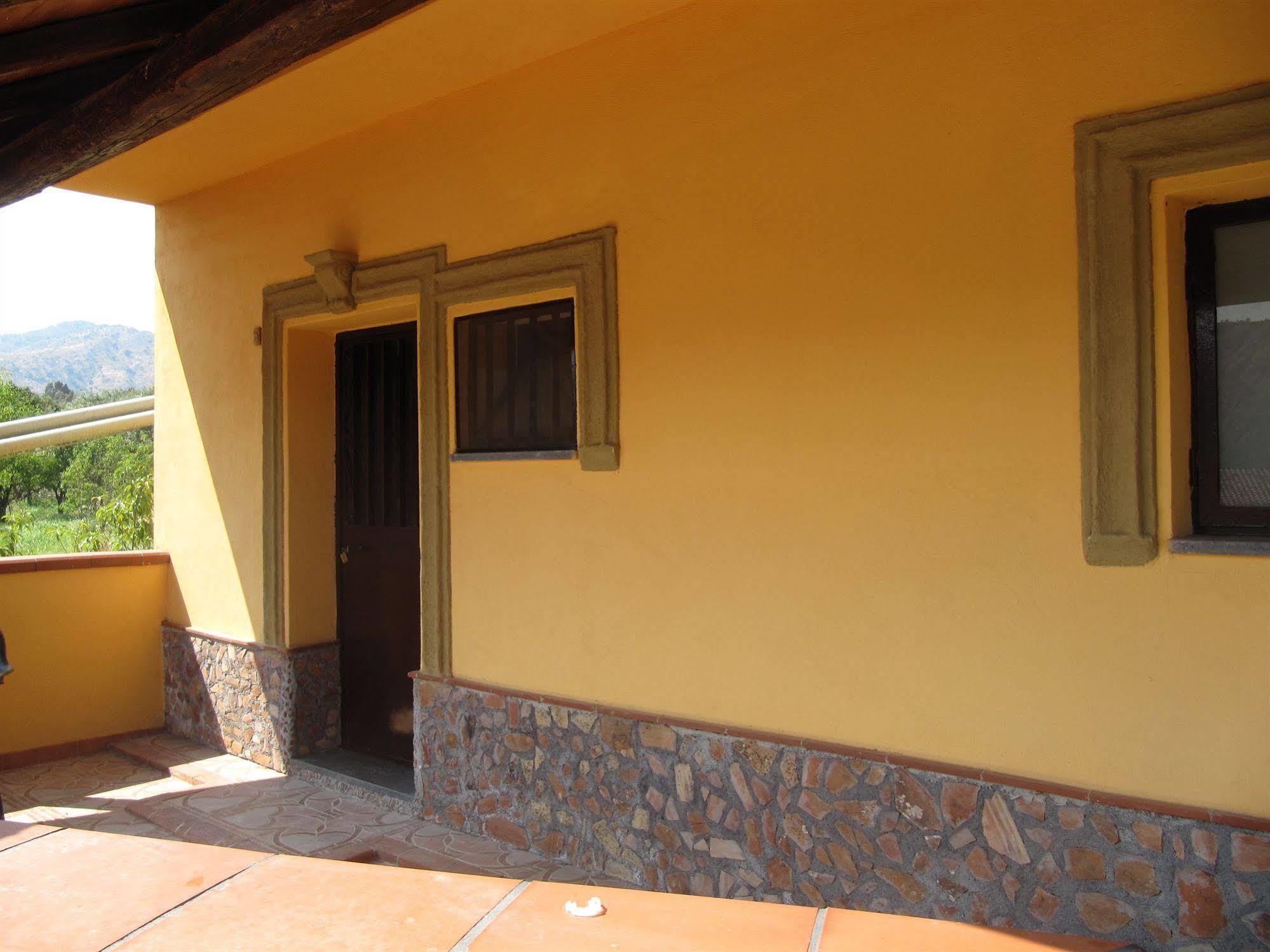 Agriturismo Ghiritina Франкавилла-ди-Сицилия Экстерьер фото